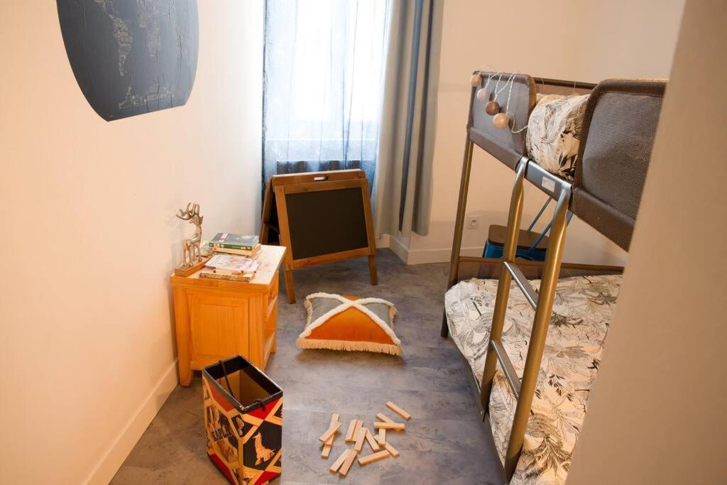 La Thoresienne Thoree-les-Pins Экстерьер фото